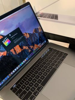 2017 MacBook Pro 15" TouchBar with box and charger