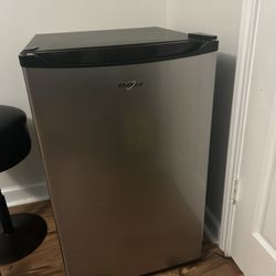Whirlpool Mini Fridge 