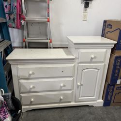 Changing Table ( Missing One Knob) 