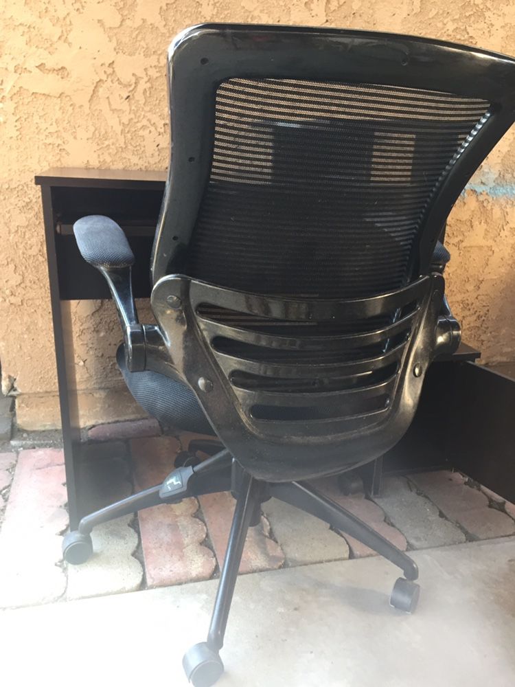 Desk / chair $30
