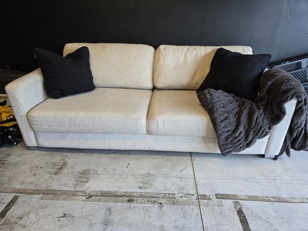 Luonto Sofa / Couch Pull Out Sleeper - OBO