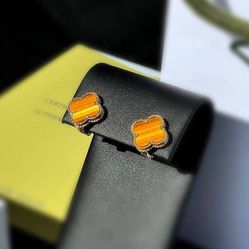 18k yellow gold Van Cleef style Alhambra style Tiger eye stone clover clip back earrings