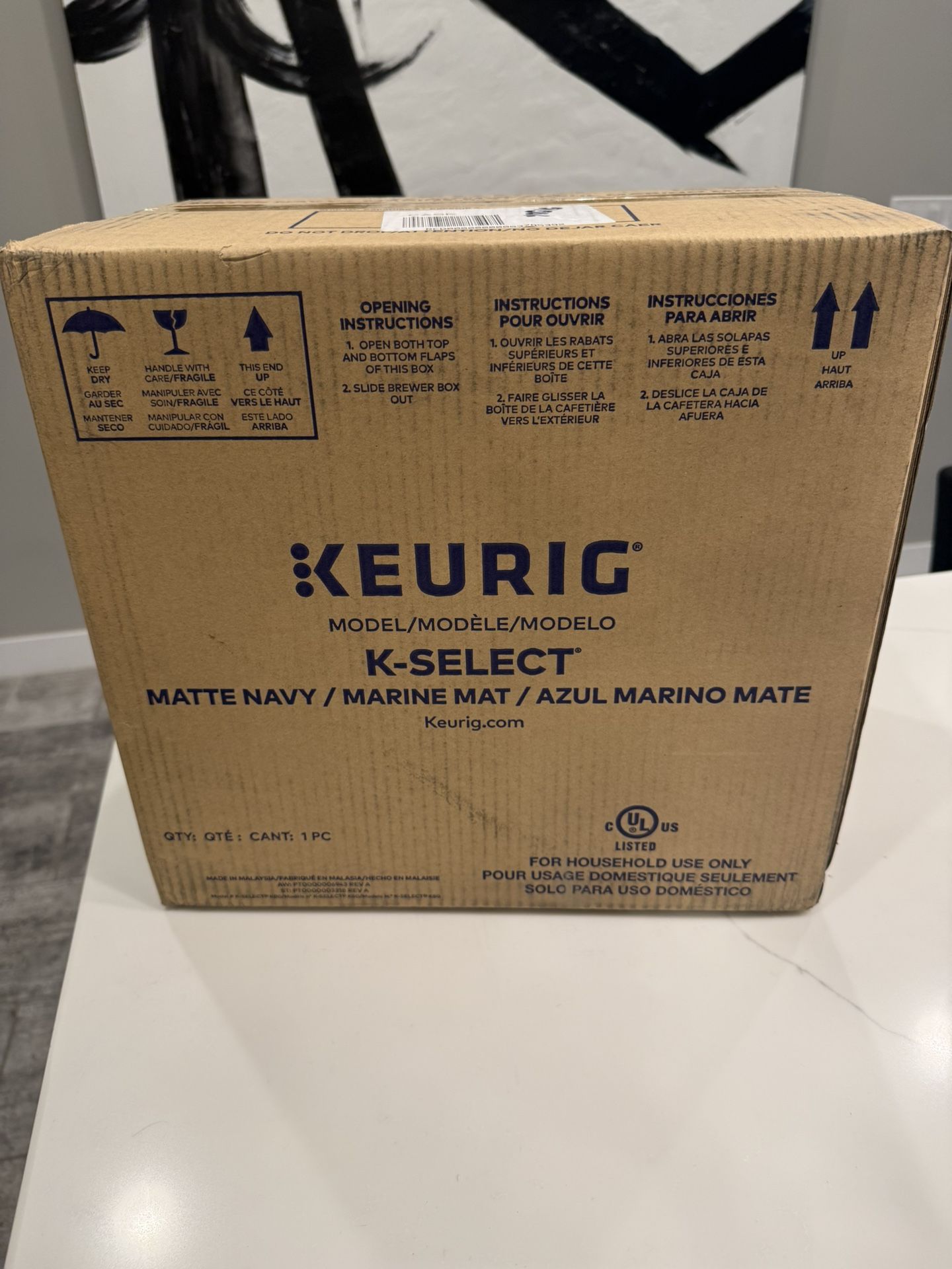 New ** Box never opened ** KEURIG® K-Select® Coffee Maker - Matte Navy