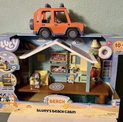 Bluey Beach Cabin Playset with Jeep Car