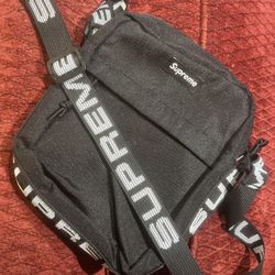 supreme shoulder bag