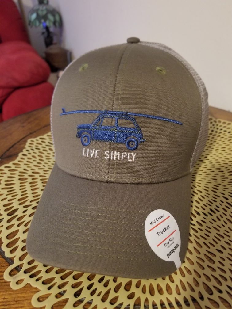 Brand new Patagonia Live Simply trucker's hat