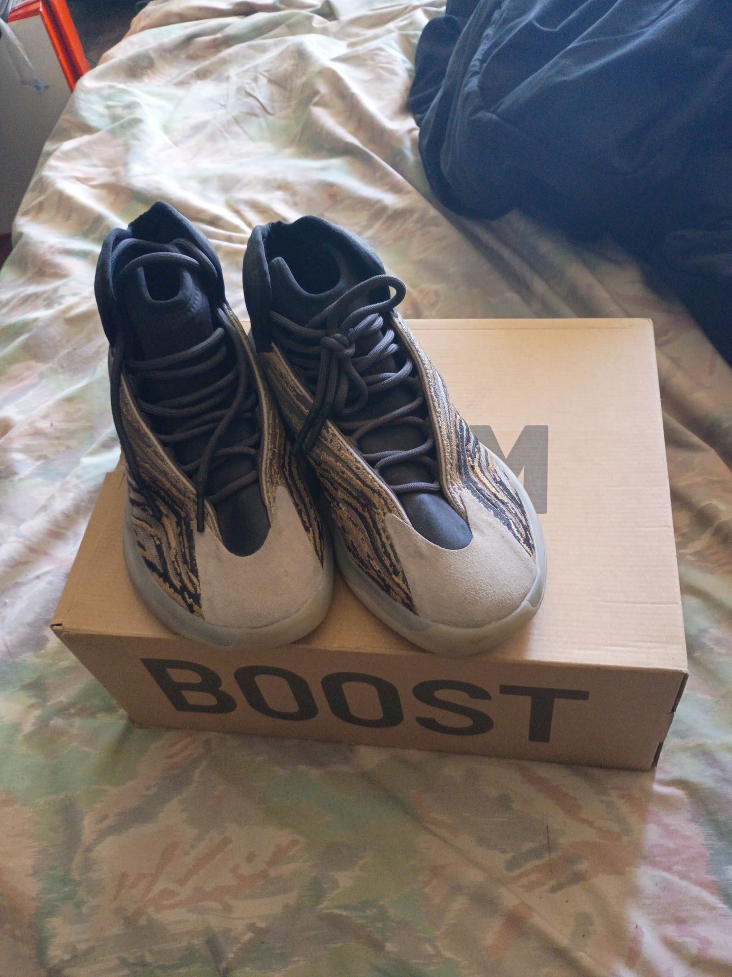 Adidas Yeezy QNTM \