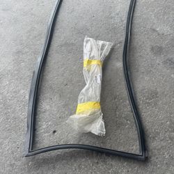 1993 Range Rover Classic Windshield Seal 