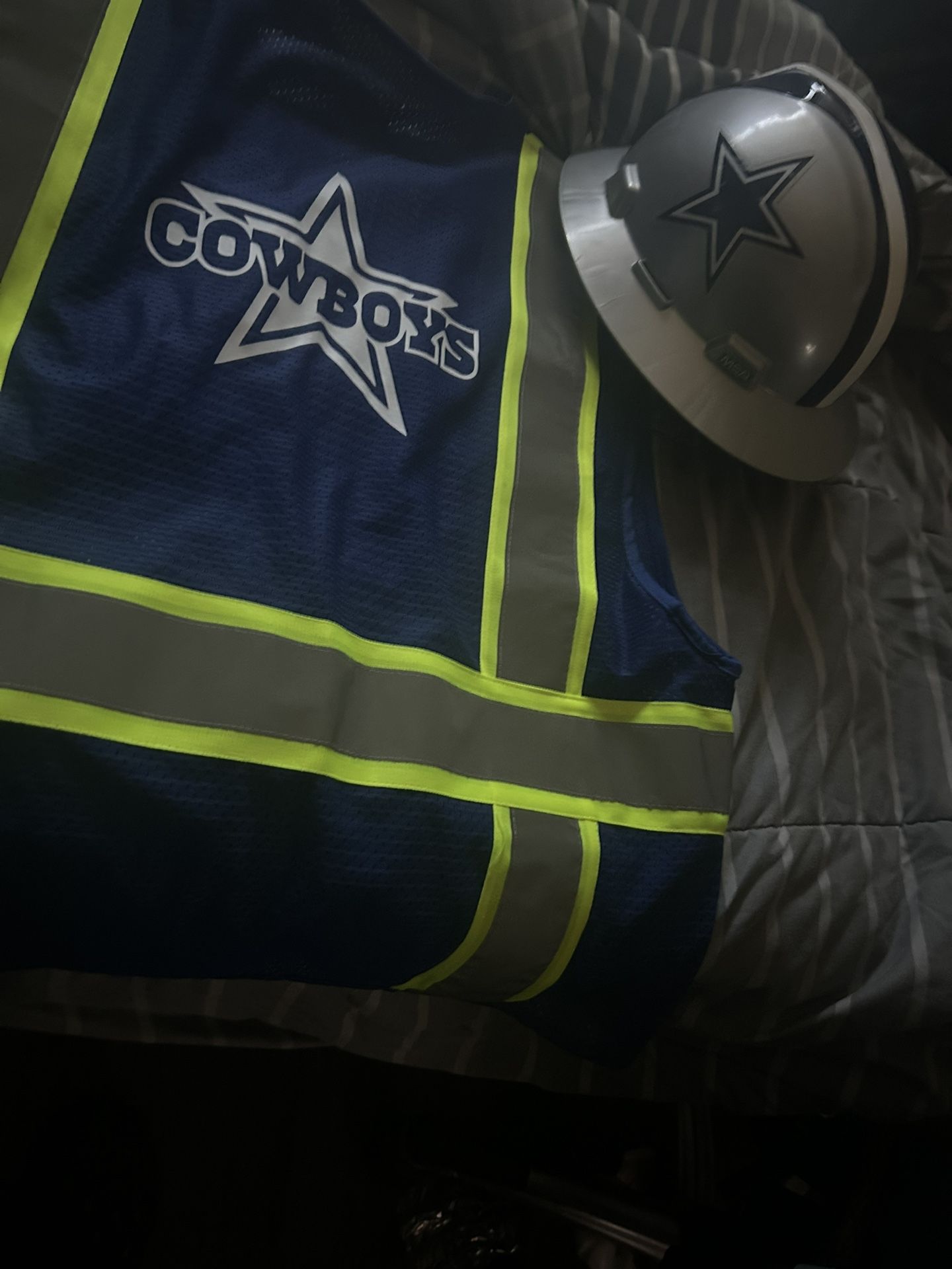 Dallas Cowboys Work Helmet And Work Vest