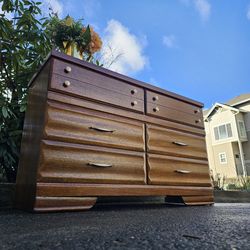 MARVELOUS Mid Century Modern Dresser 6 Drawers Brown