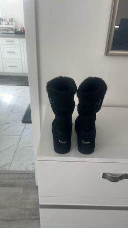 Cozy Boots - Size 9-9.5