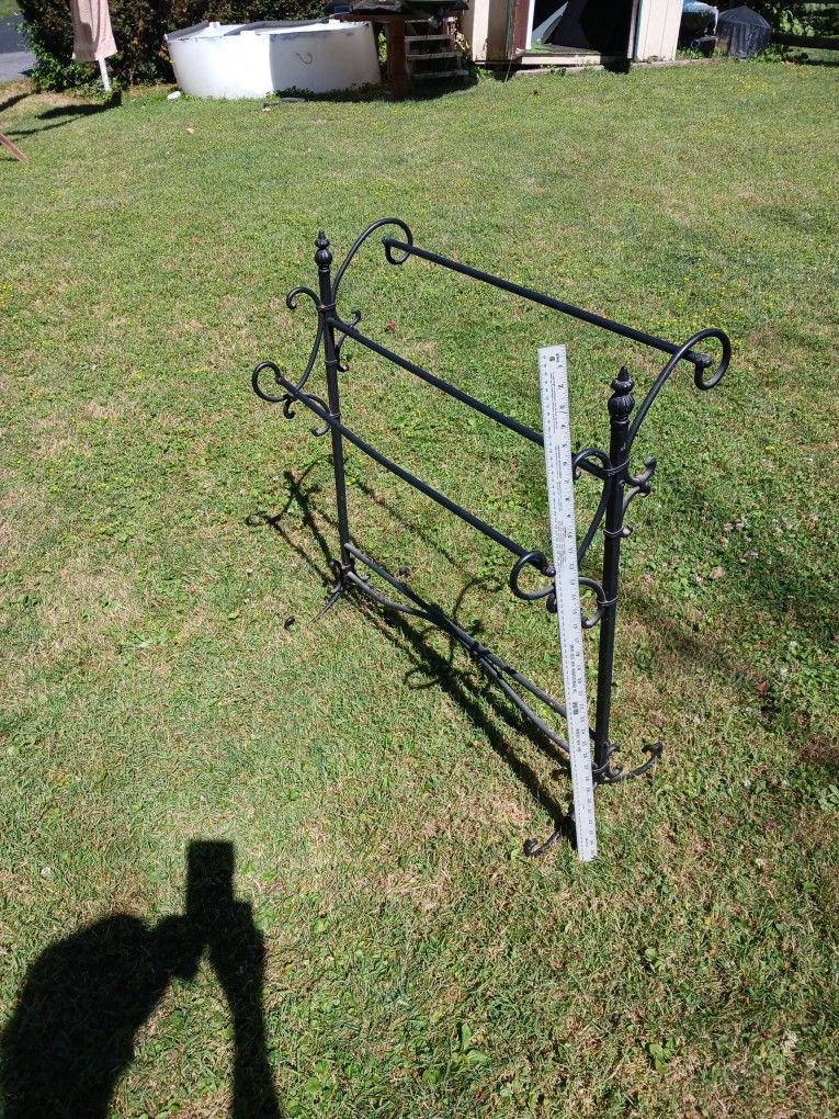 VINTAGE QUILT RACK