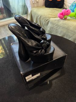 Always Exclusive Extreme Platform Heels - Black