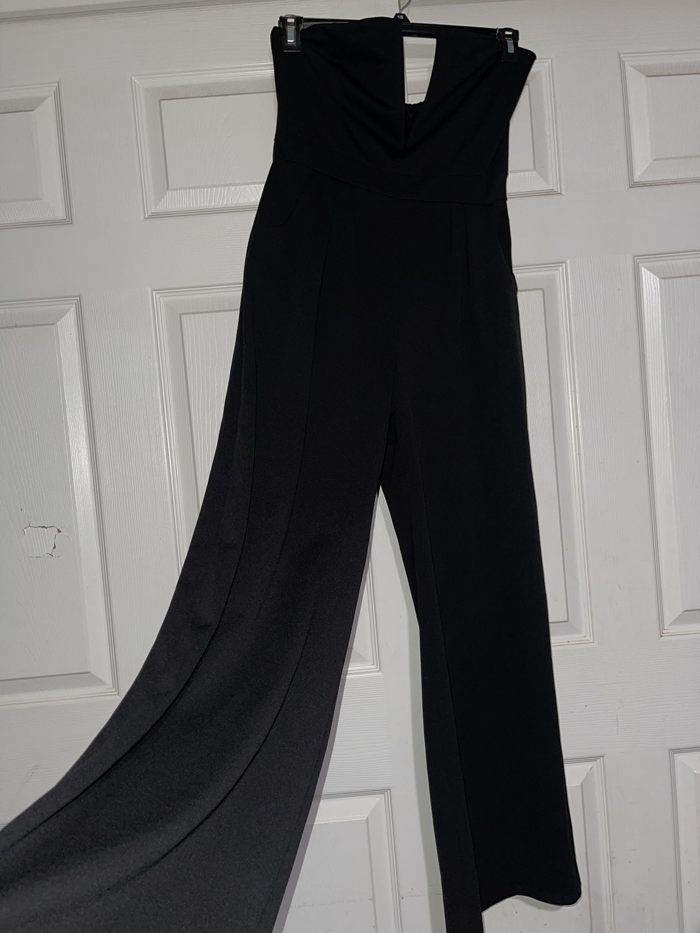 Black V-cut With Pockets Flared Jumpsuit