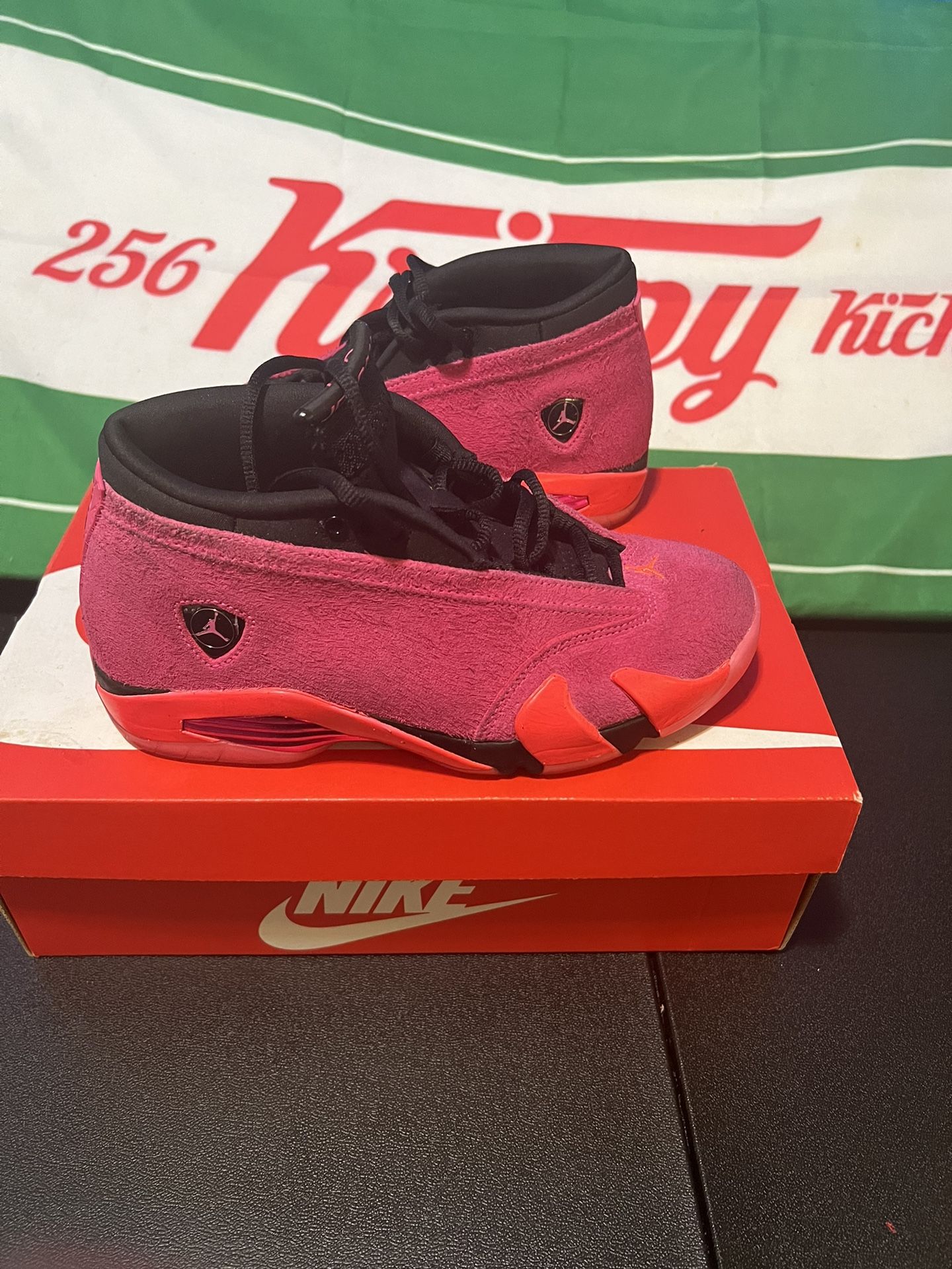 Jordan 14 Vivid Pink Sz 7.5 Women’s
