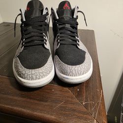 Jordan 1 Mid