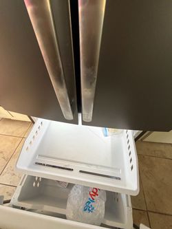 Refrigerator gg