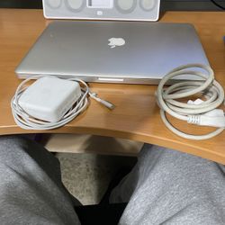 FOR PARTS ONLU LIKE NEW SCREENMacBook Pro 2011 15” F