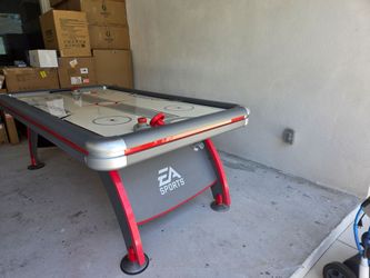 Air Hockey Table