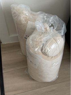 Naturepedic side sleeper pillows new in bag