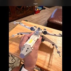 LEGO Star Wars Luke Skywalker’s X-Wing Fighter 75301 Building Kit