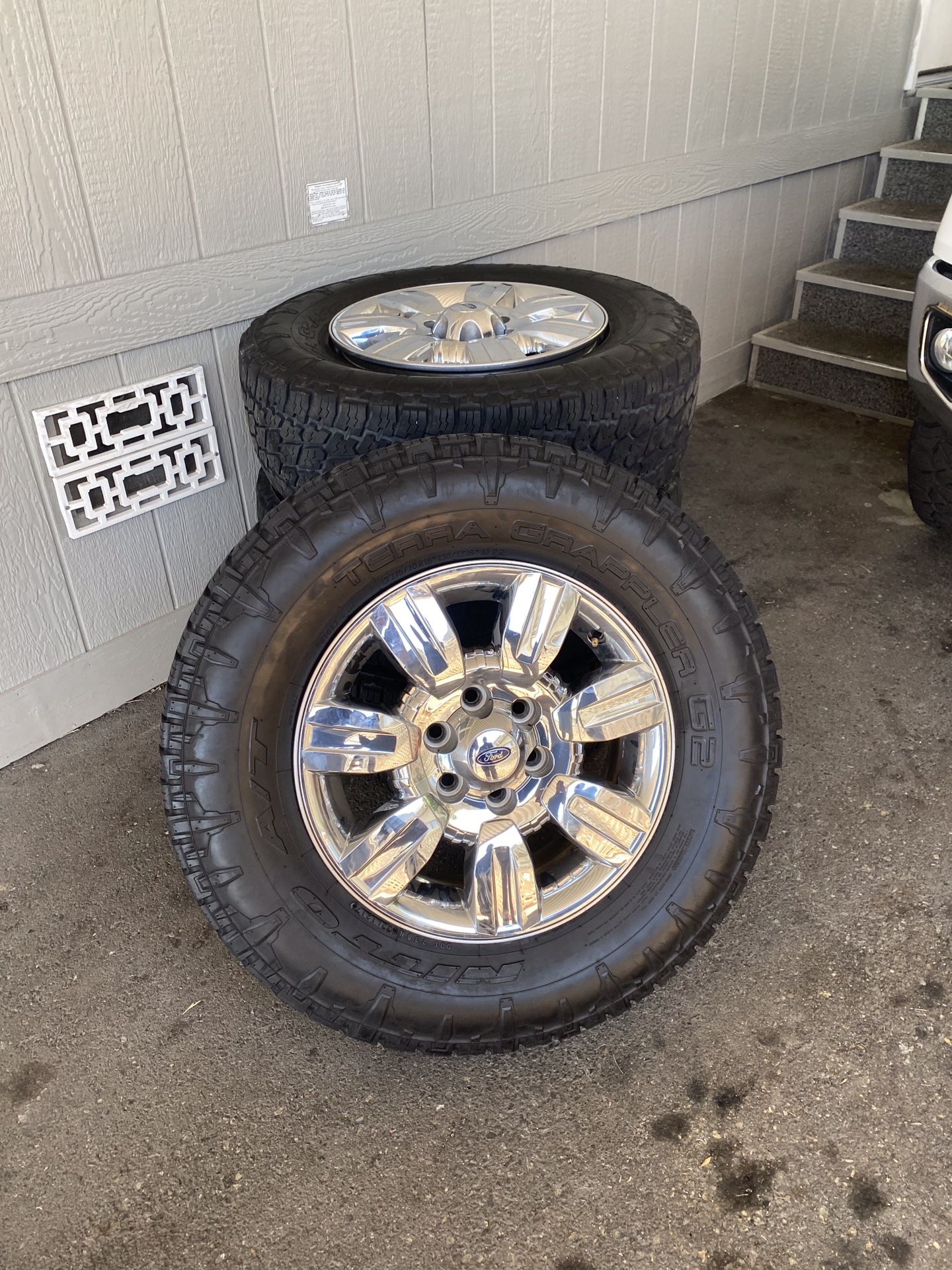 Ford F-150 rims our expedition 275/70/18