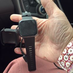 Fitbit versa 2 With Charger Cord