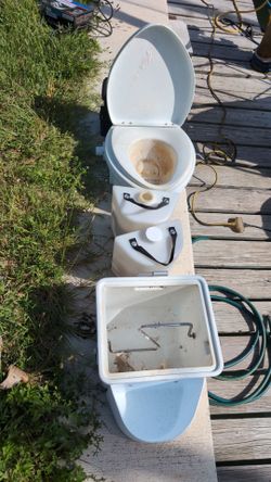 Natures head composting toilet
