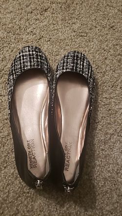 Kenneth Cole Flats