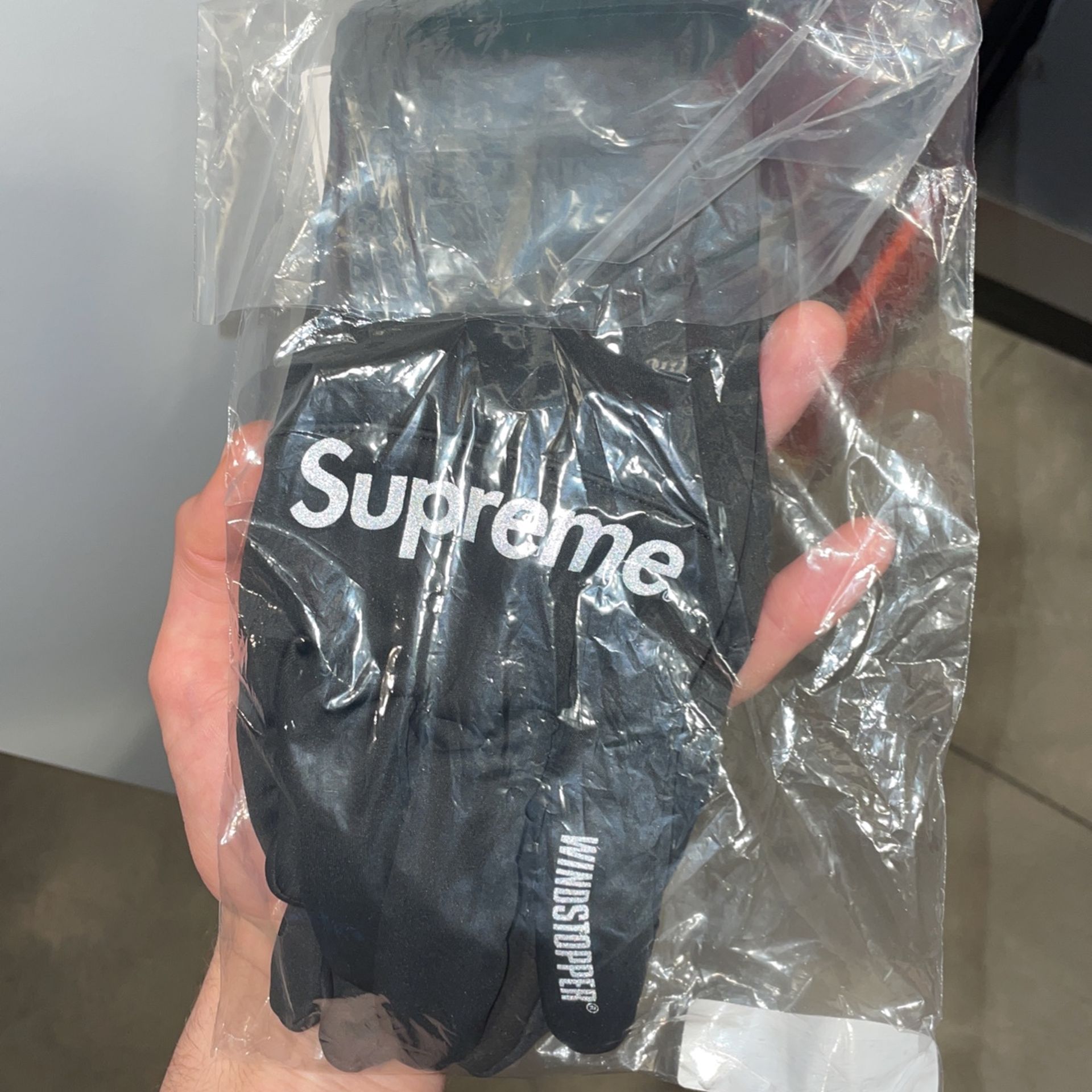 Supreme Windstopper Gloves