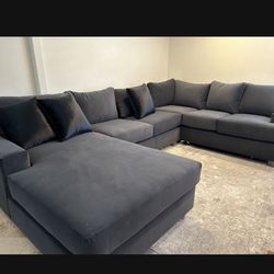 Brand New Elegant Lucious Plush Sectional Set 