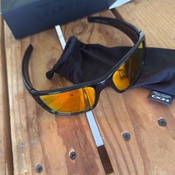Oakley Fuel Cell Men’s Sunglasses Prizm Ruby Polarized