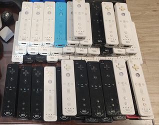Nintendo Wii Controllers 