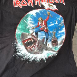 Iron Maiden T-shirt Size Large Men’s $60 2022
