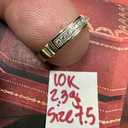 10K Solid Gold Wedding Ring CUBIC ZIRCONIUM STONES 2.3Gr Size 7.5
