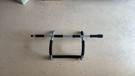 Pull up bar for door frame