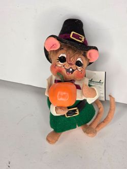 Annalee Pilgrim Boy Mouse Thanksgiving Decor Holding Pumpkin Feast Felt Wool