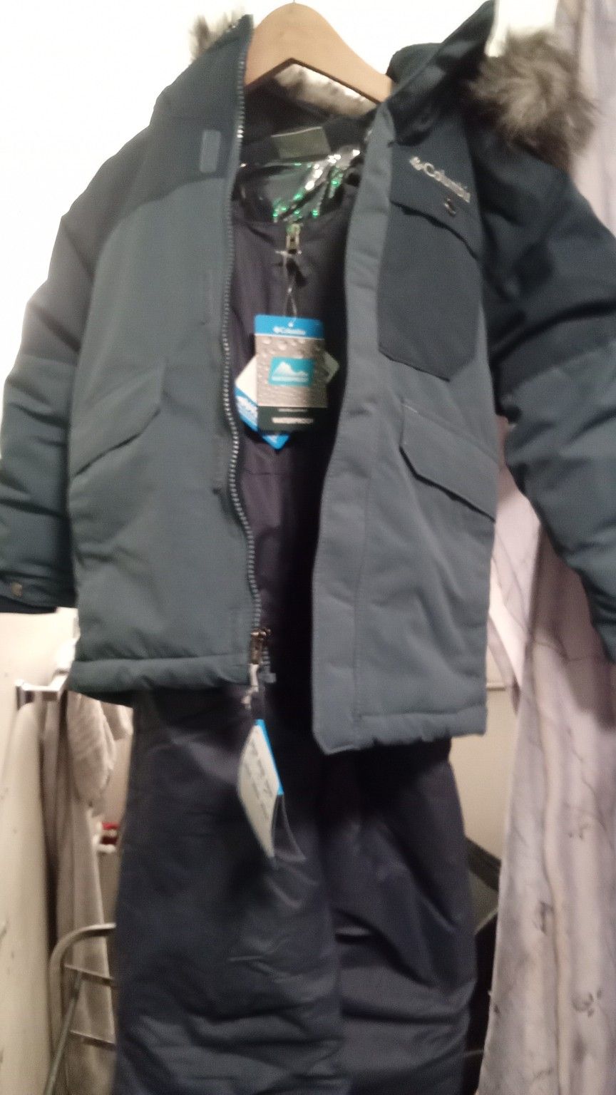 New With Tags- Full Zip Fleece Jacket BOYS [xs]  with Columbia Snow Pants [xs] L