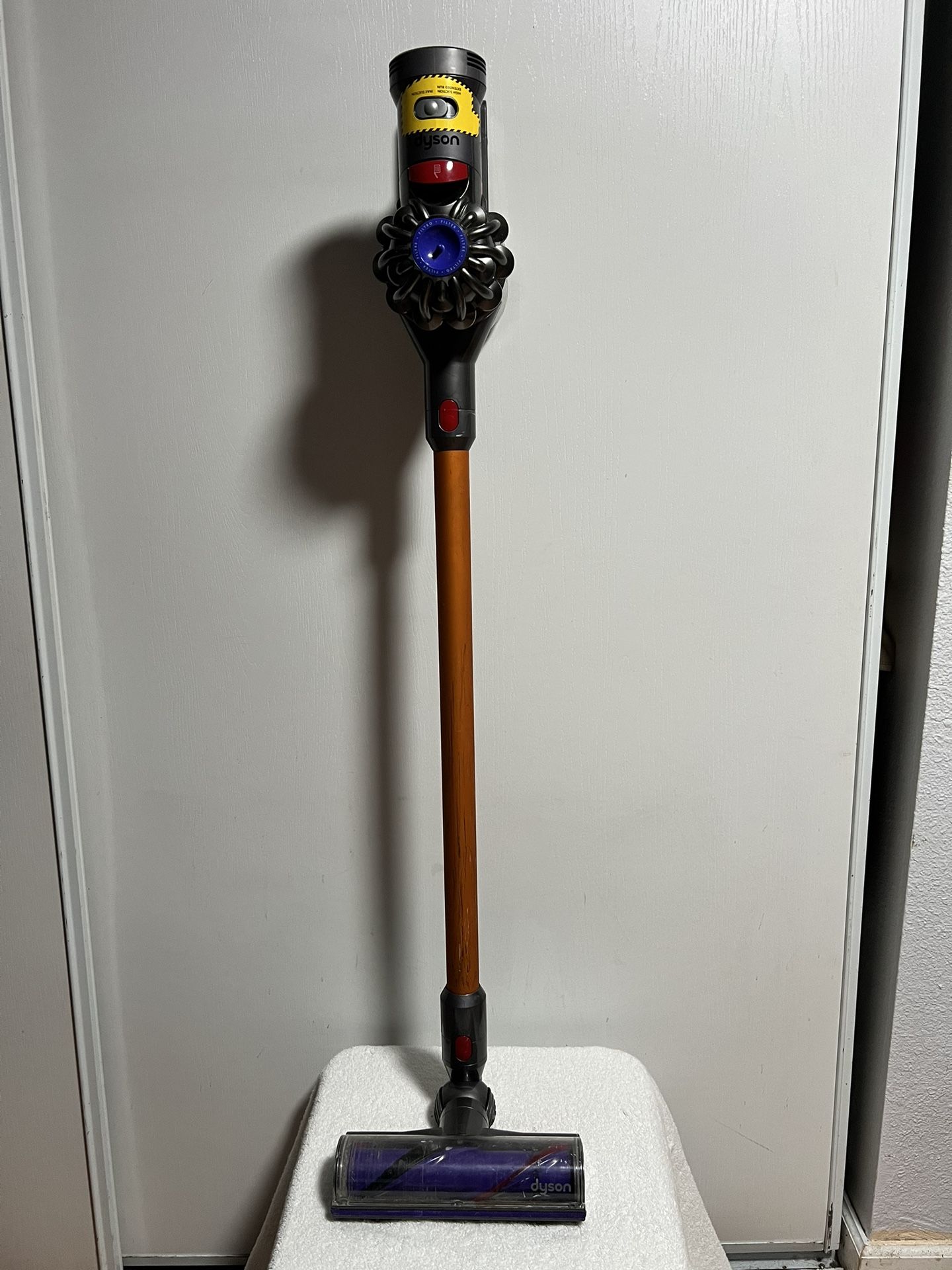 Dyson Sv11 Handheld Vacuum V7 