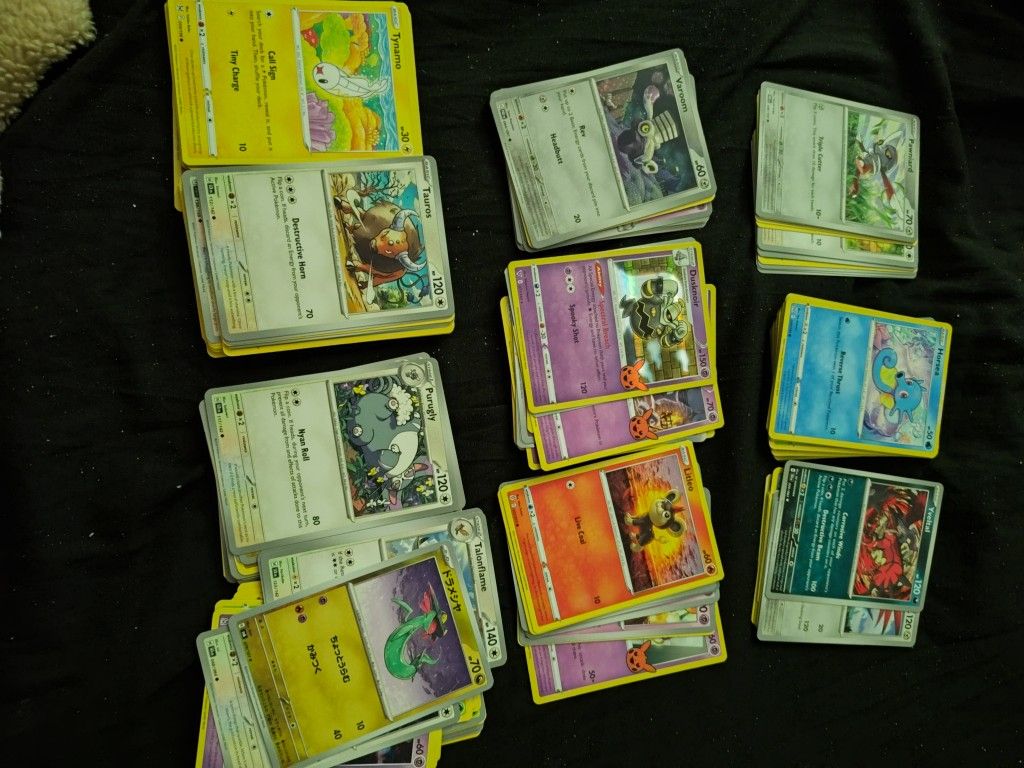 100 Pokemon Cards 