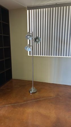 3 bulb standing lamp