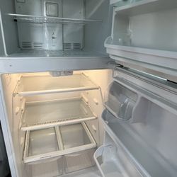REFRIGERATOR 
