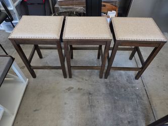 Set of 3 Elegant Upholstered Barstools
