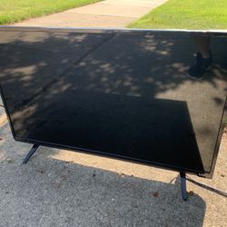 32” Vizio TV w/ Remote- Works Great! (Garage Sale Today Only!)