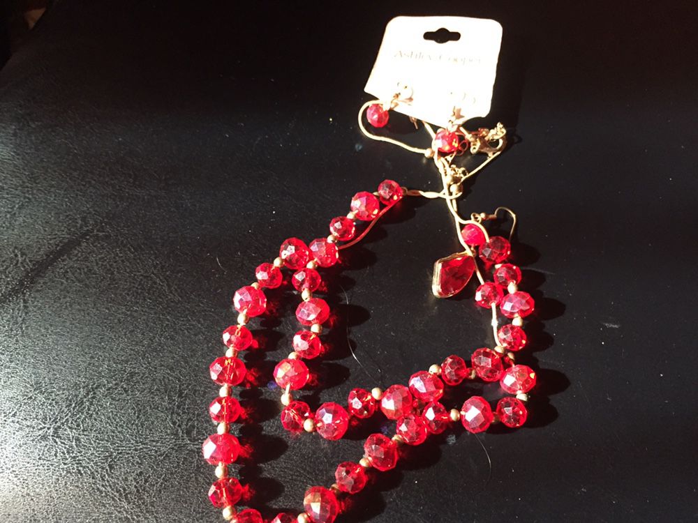 Red Earrings and Necklace Set 