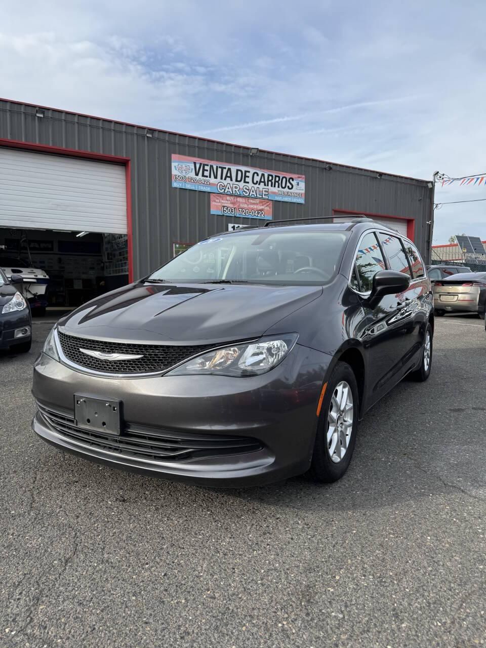 2020 Chrysler Voyager