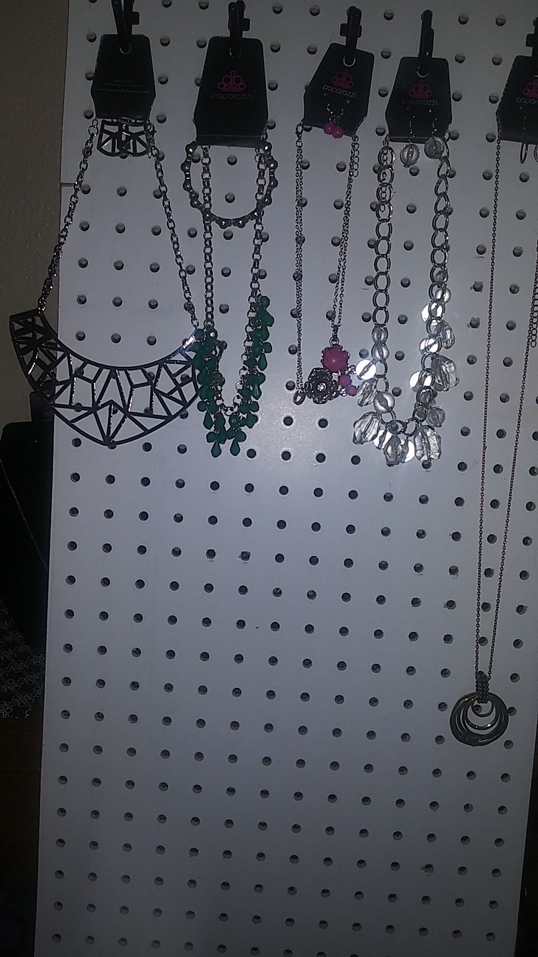 Paparazzi Jewelry 5 Neckles 1 braclet pick up only Porterville