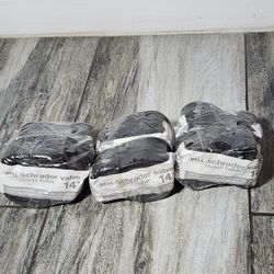 (6) Bell Bicycle Inner Tubes 14" x 1.75"- 2.25" Tire Kids Bikes Standard Valve.

1008547 UPC 09344

Brand new,  never used or installed 

Descr