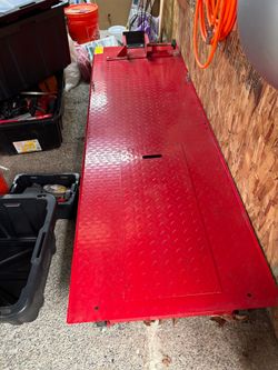 Motorcycle lift