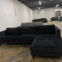 Beautiful Black Sectional Couch / Sofa 🚚FREE DELIVERY 🚚 
